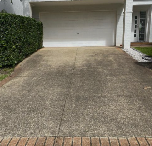 Weathered dirty deck before cleaning
